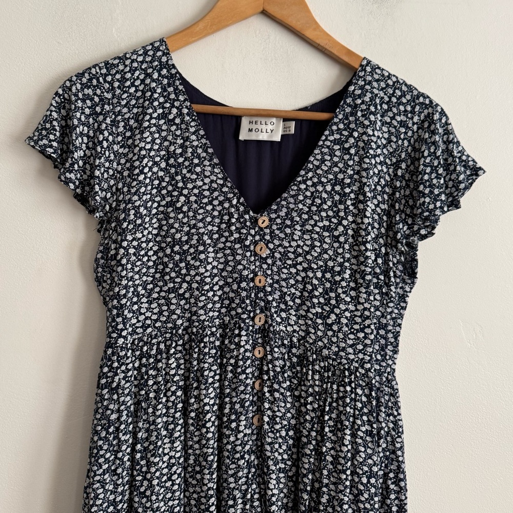 Hello Molly Floral Mini Dress Button Front V Neck Flutter Sleeve Size 8 - Picture 3 of 7